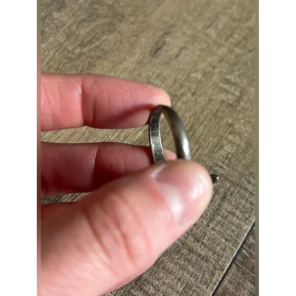Untested women’s size 13.5 metal butterscotch amber or orange spiny oyster ring